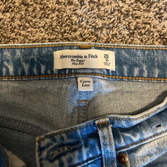 Abercrombie and Fitch curve love mid rise baggy jean - Picture 4 of 5